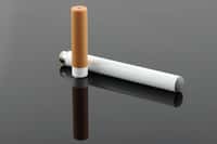 Selon Peter Hajek, directeur de la division sur le tabagisme à la faculté de médecine et de dentisterie de Londres, cette recherche ne reflète pas la réalité. Lorsque le liquide de la cigarette électronique surchauffe, cela produirait en effet un goût âcre désagréable que les fumeurs préfèrent éviter. © Dawid Zagorski, shutterstock.com